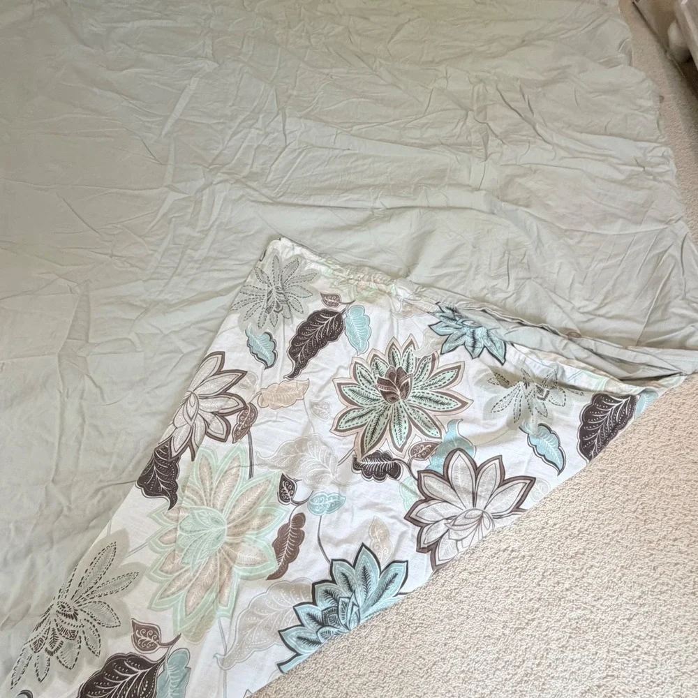 Threshold King Floral Medallion  Reversable Duvet Cover 100% Cotton